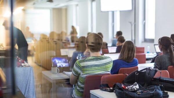 Orientation des jeunes : un élève sur deux s’estime mal accompagné