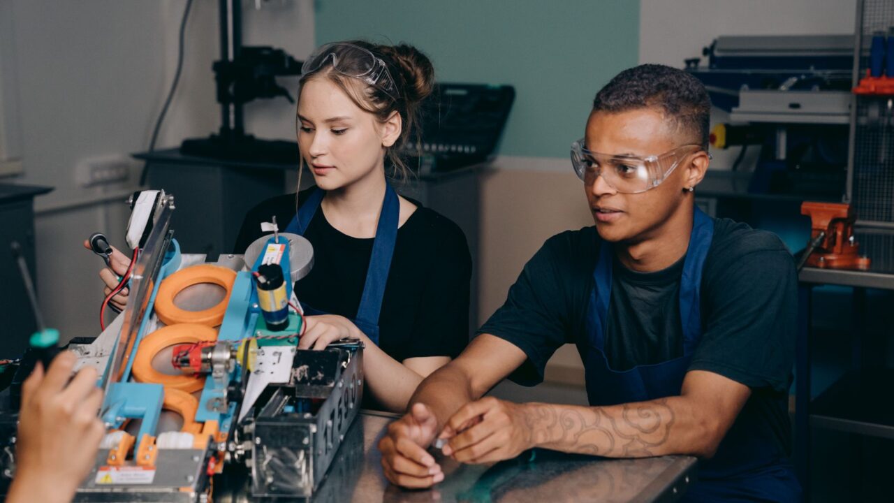 Contrat d’apprentissage ou de professionnalisation : lequel choisir ?